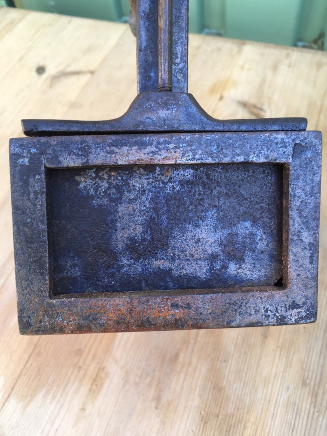 Interesting Collectable Rare Old Cast Iron Flat Hot Iron For Clothes 17x15.4cm