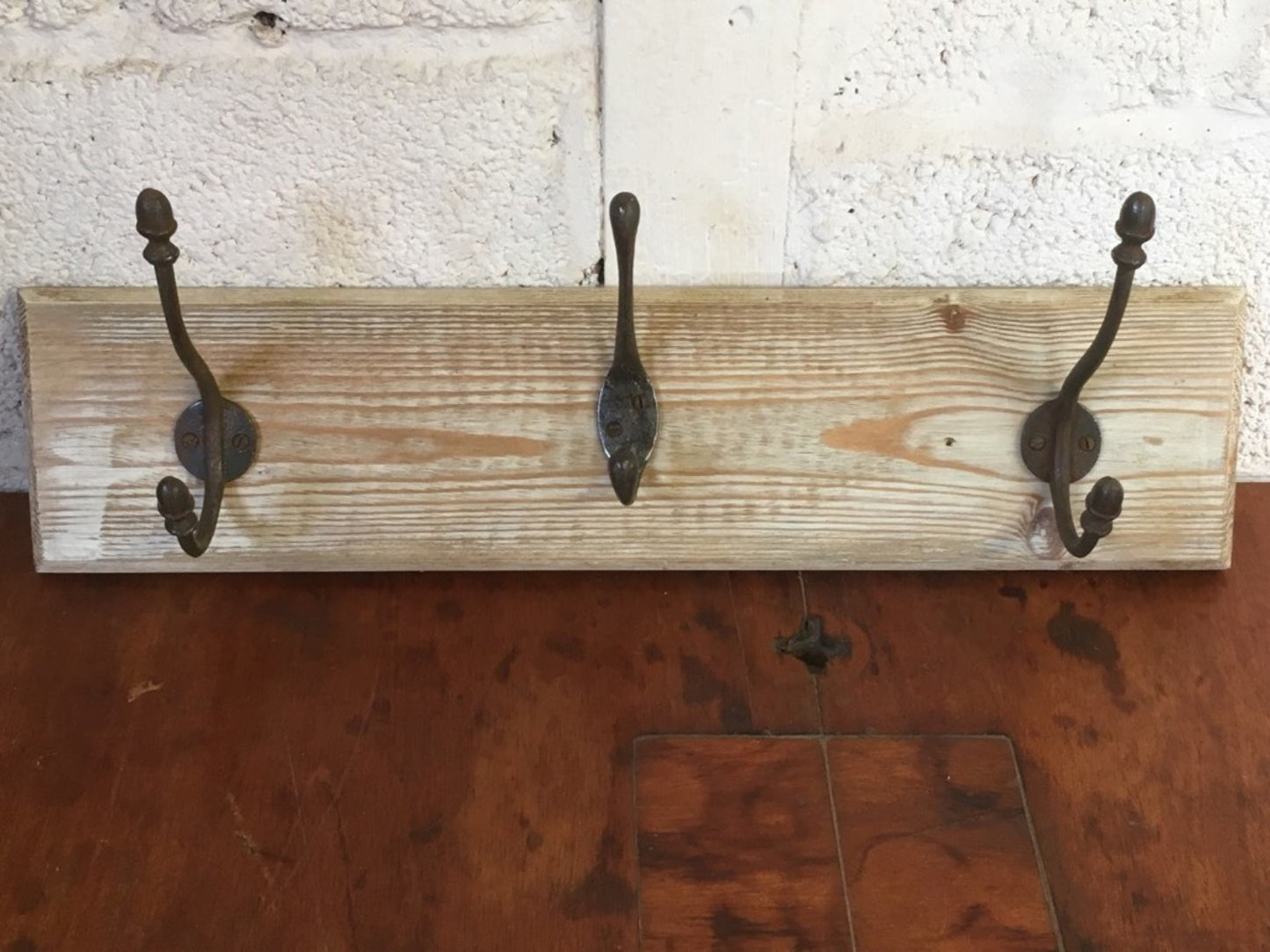 23 7/8” X 5 5/8” Lovely Old Reclaimed Pine Rack Of 3 Cast Iron Single Coat Hooks