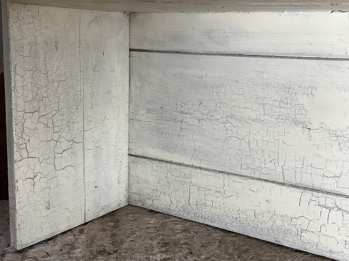 2’6 Reclaimed Single Shelf Crackled Cream Painted Pine Shelving Unit