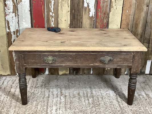 Small 3ft Reclaimed Rustic Pine Coffee Table With Dark Turned Legs and Drawer