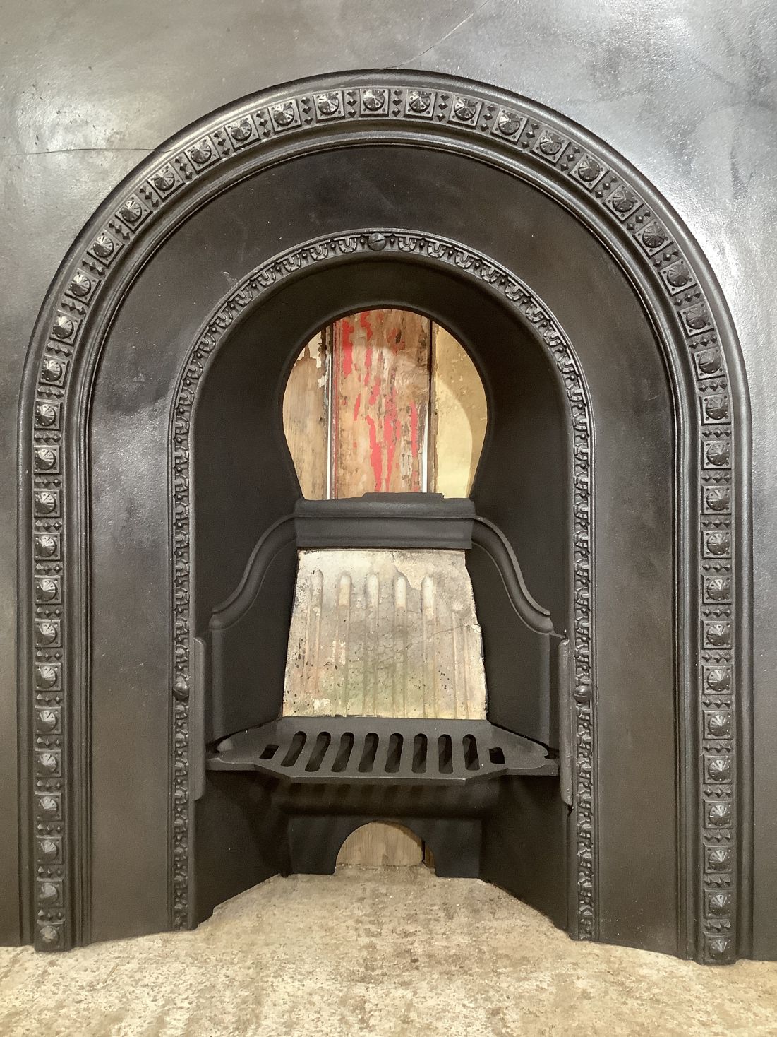 Victorian Cast Iron Livingroom Horseshoe Fireplace Insert Black 3'11"Hx2'5"W