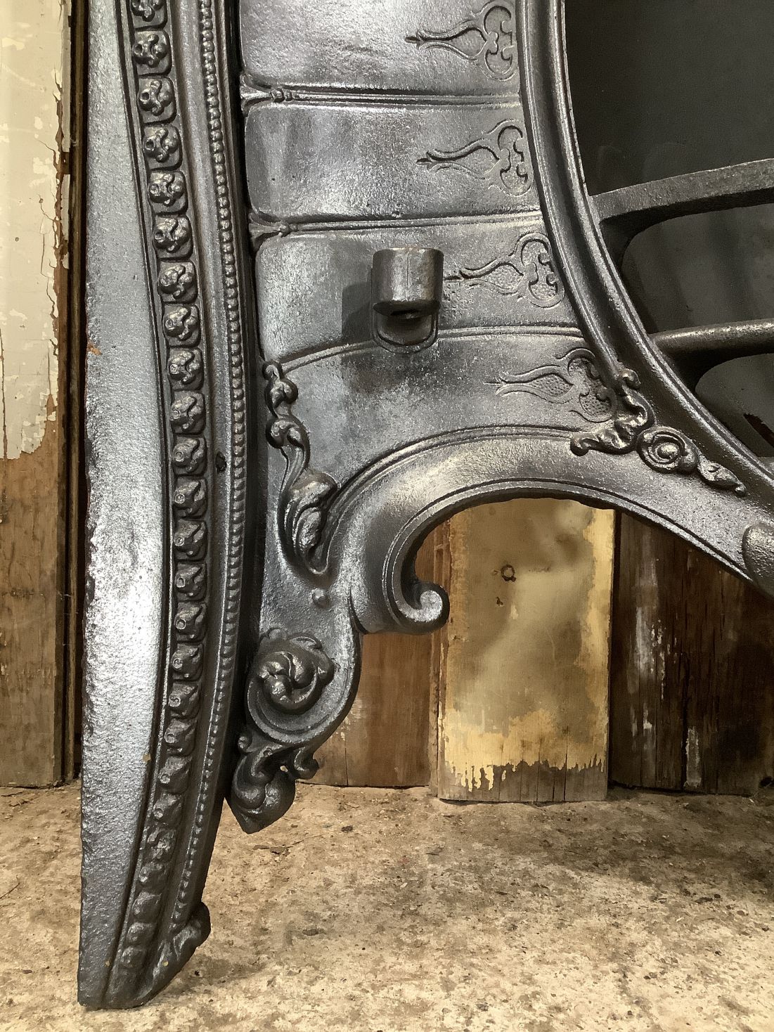 Antique Victorian Cast Iron Livingroom Horseshoe Fireplace Insert 3'0"Hx2'5"W