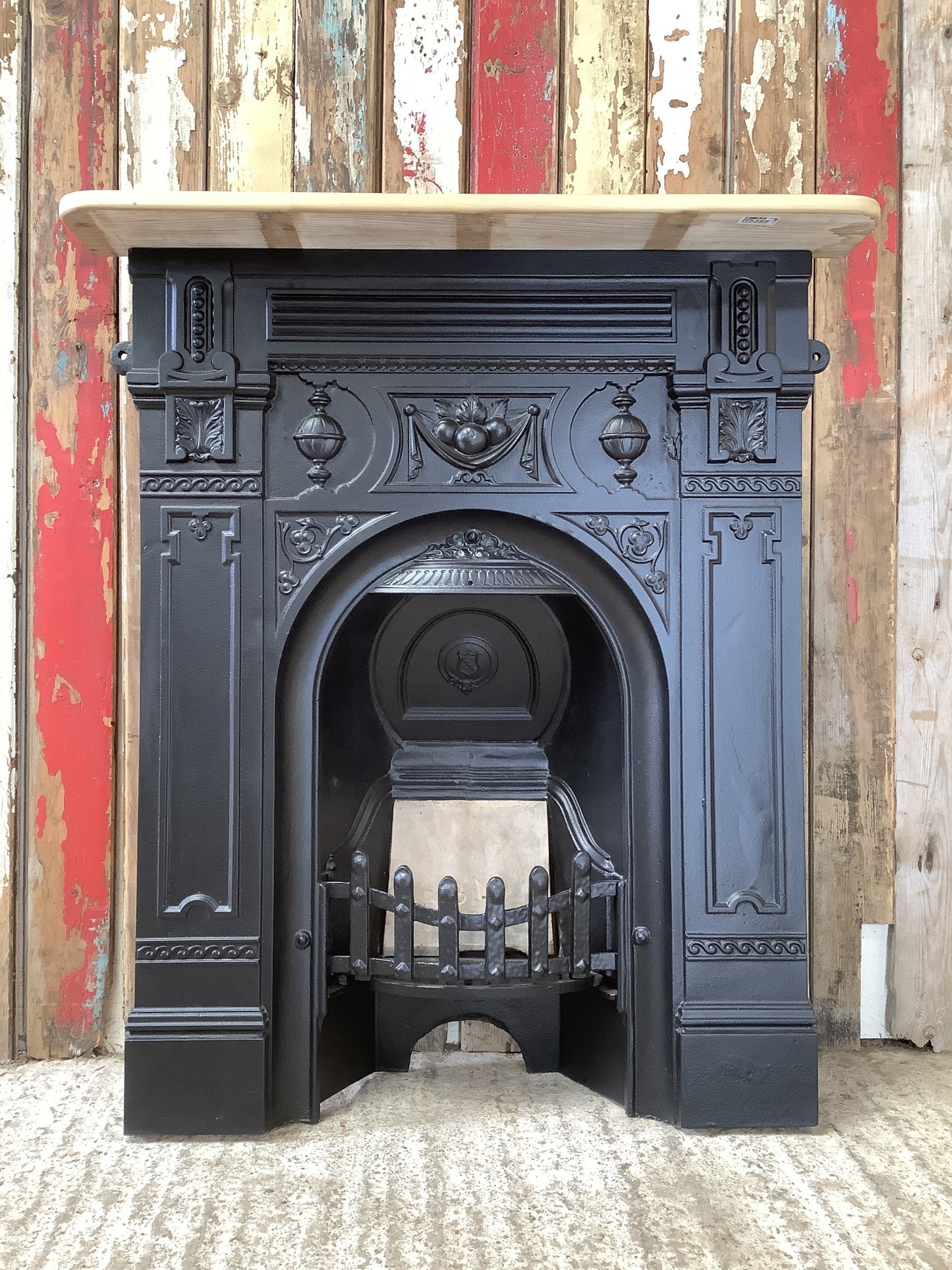 Victorian Cast Iron Living room Fireplace With Wooden Mantle 3'3"Hx2'10"W