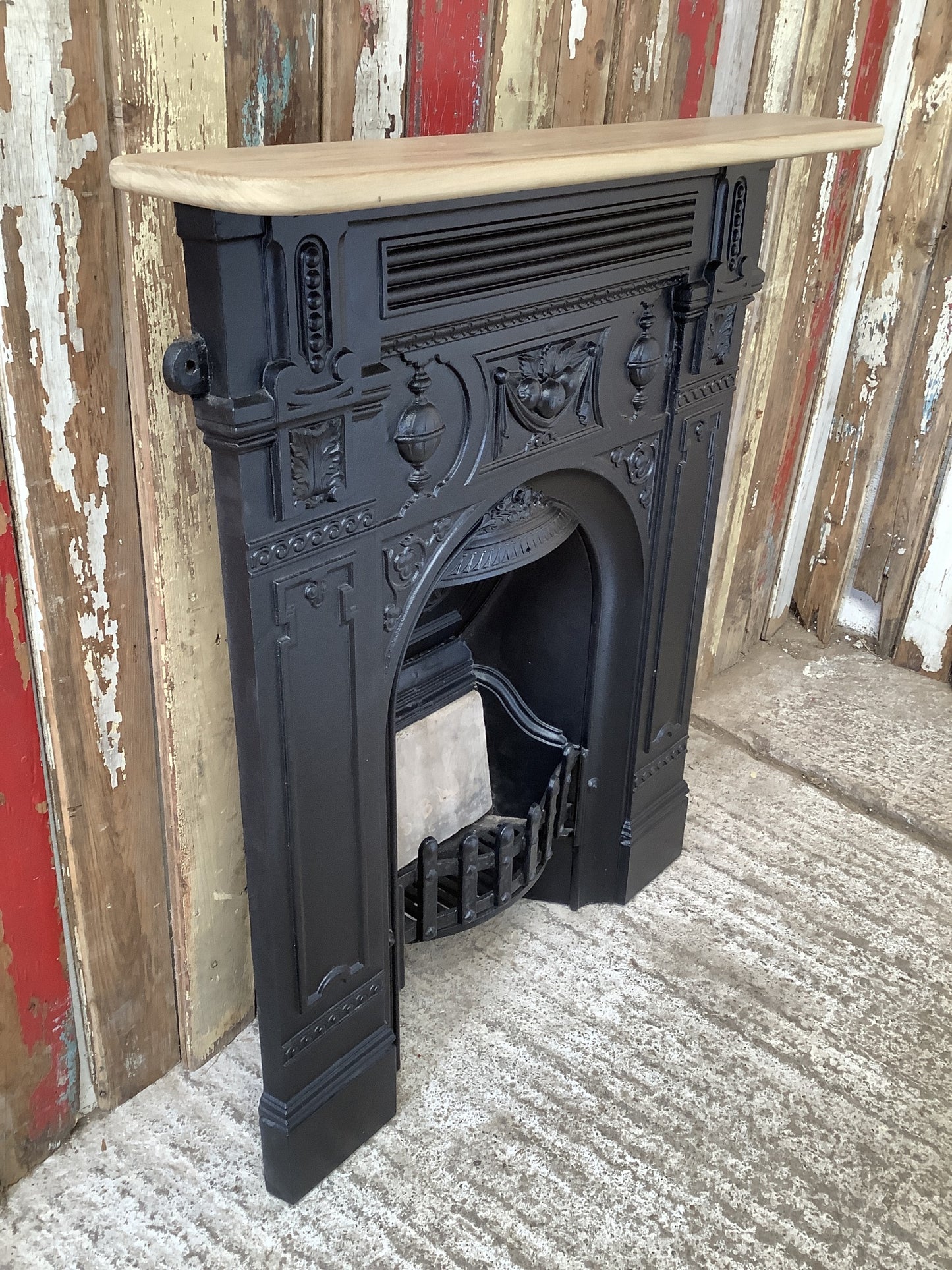 Victorian Cast Iron Living room Fireplace With Wooden Mantle 3'3"Hx2'10"W