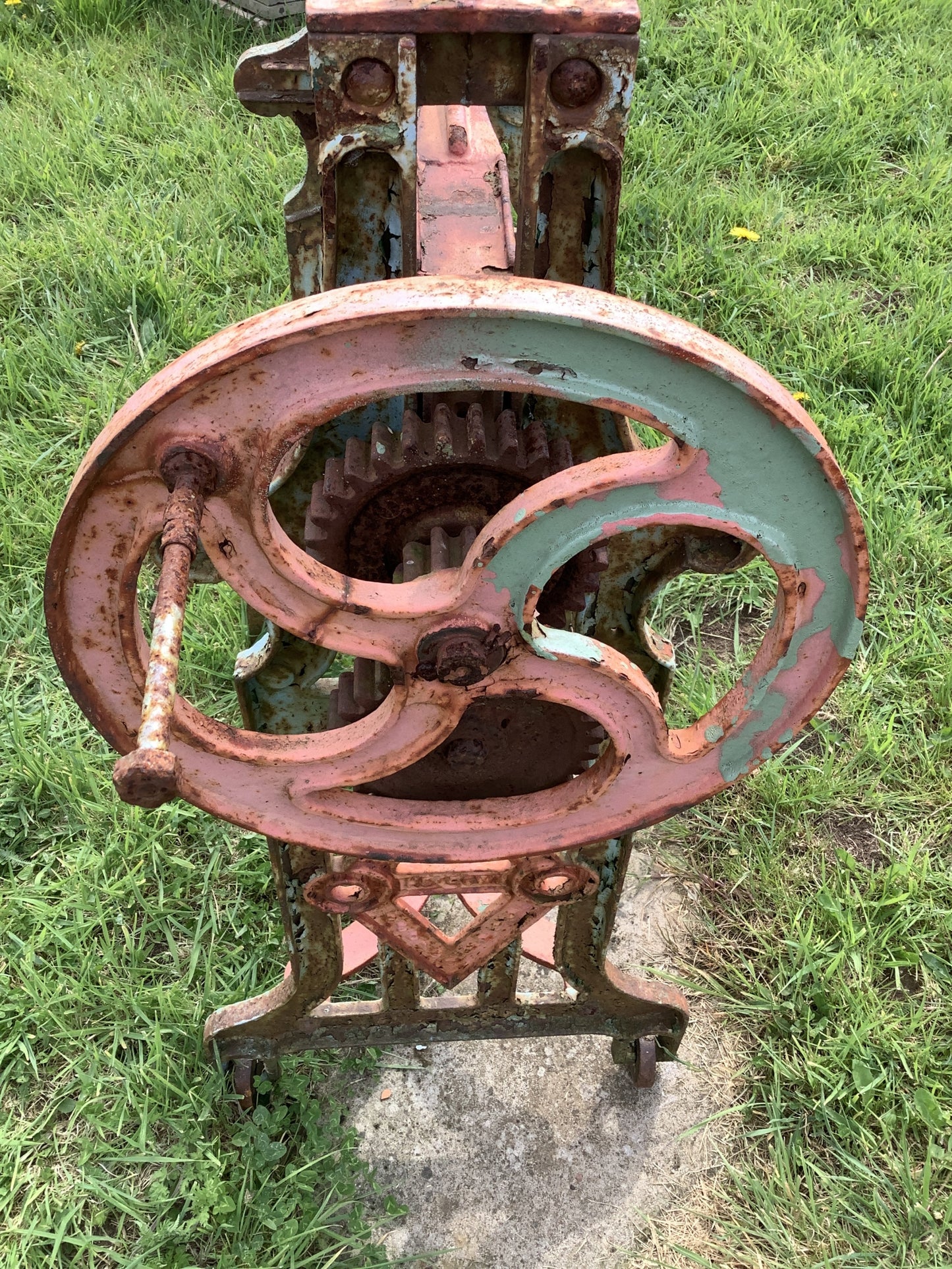Victorian Heavy Cast Iron Washing Mangle  4'4"Hx2'6"W