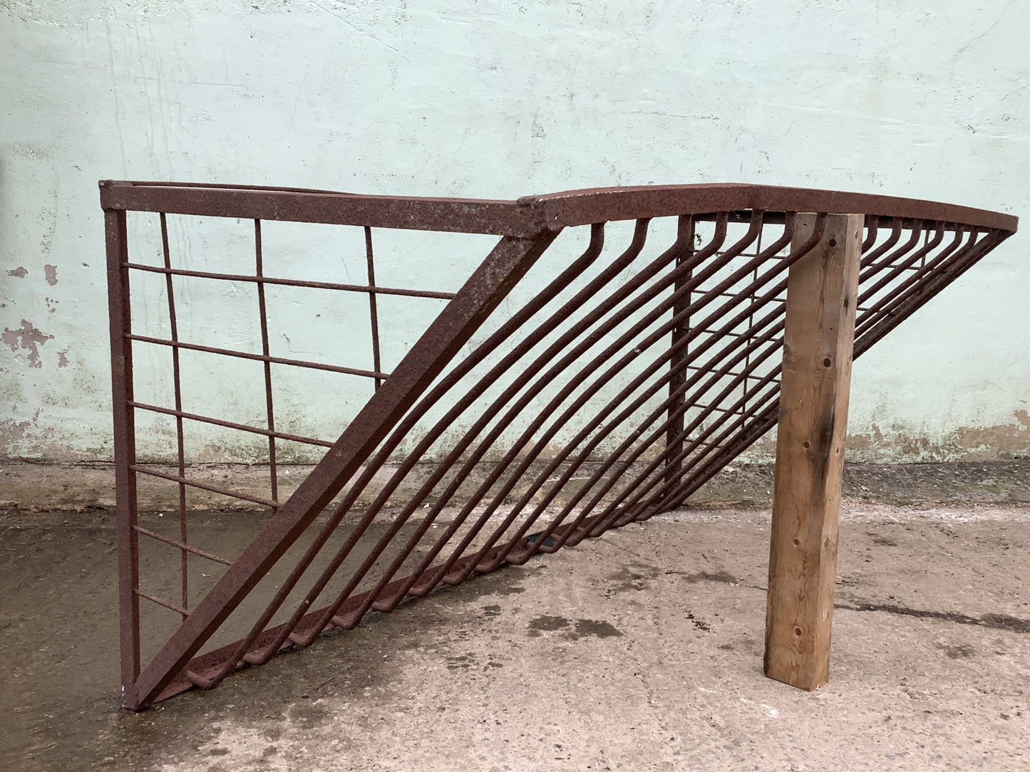 2'0"H 4'0"x W Reclaimed Old Metal Steel Wall Hay Feeder Rack Flower Planter!