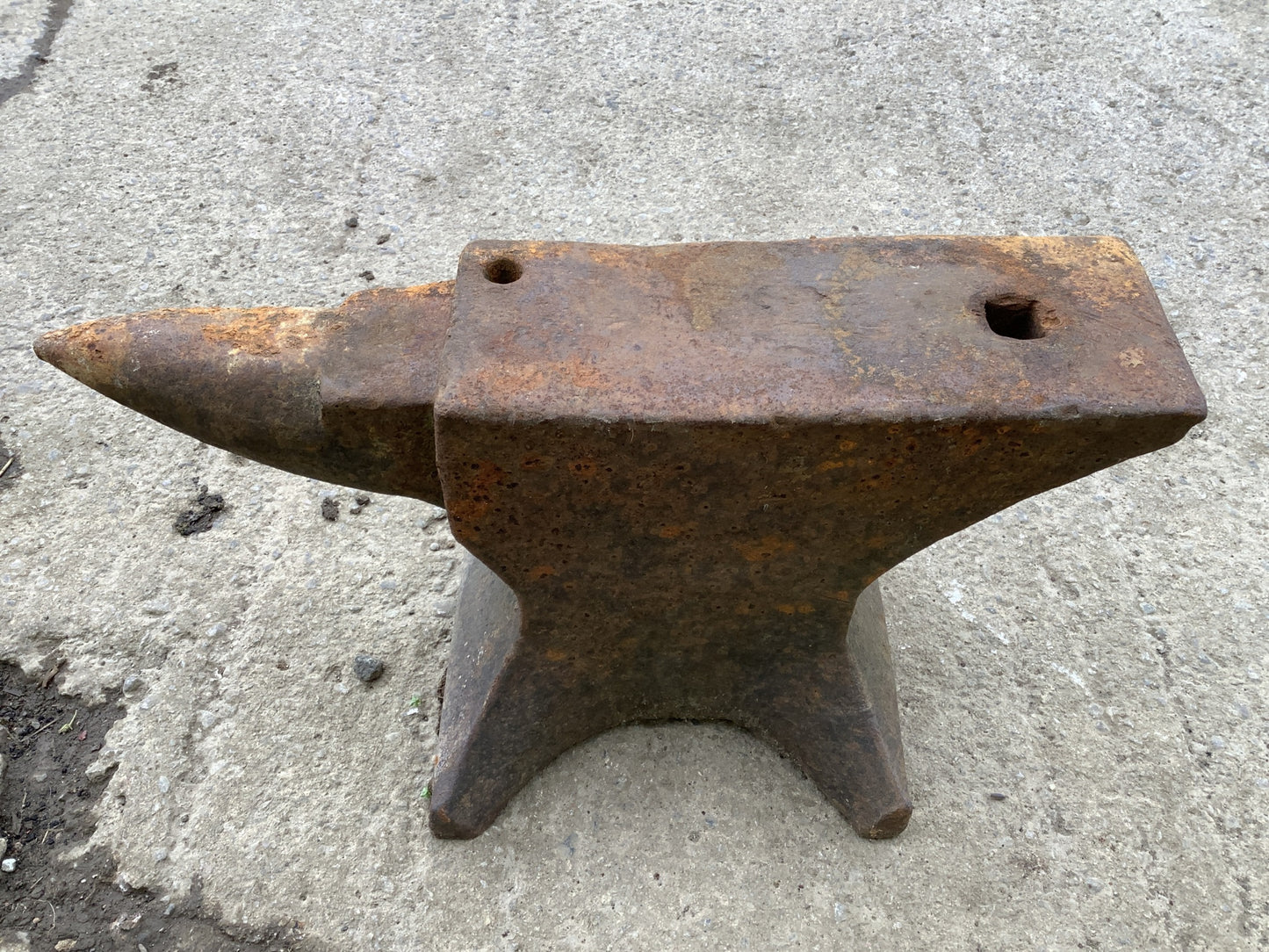 Reclaimed Heavy Old Cast Iron Blacksmiths Metal Working Anvil Single Beck