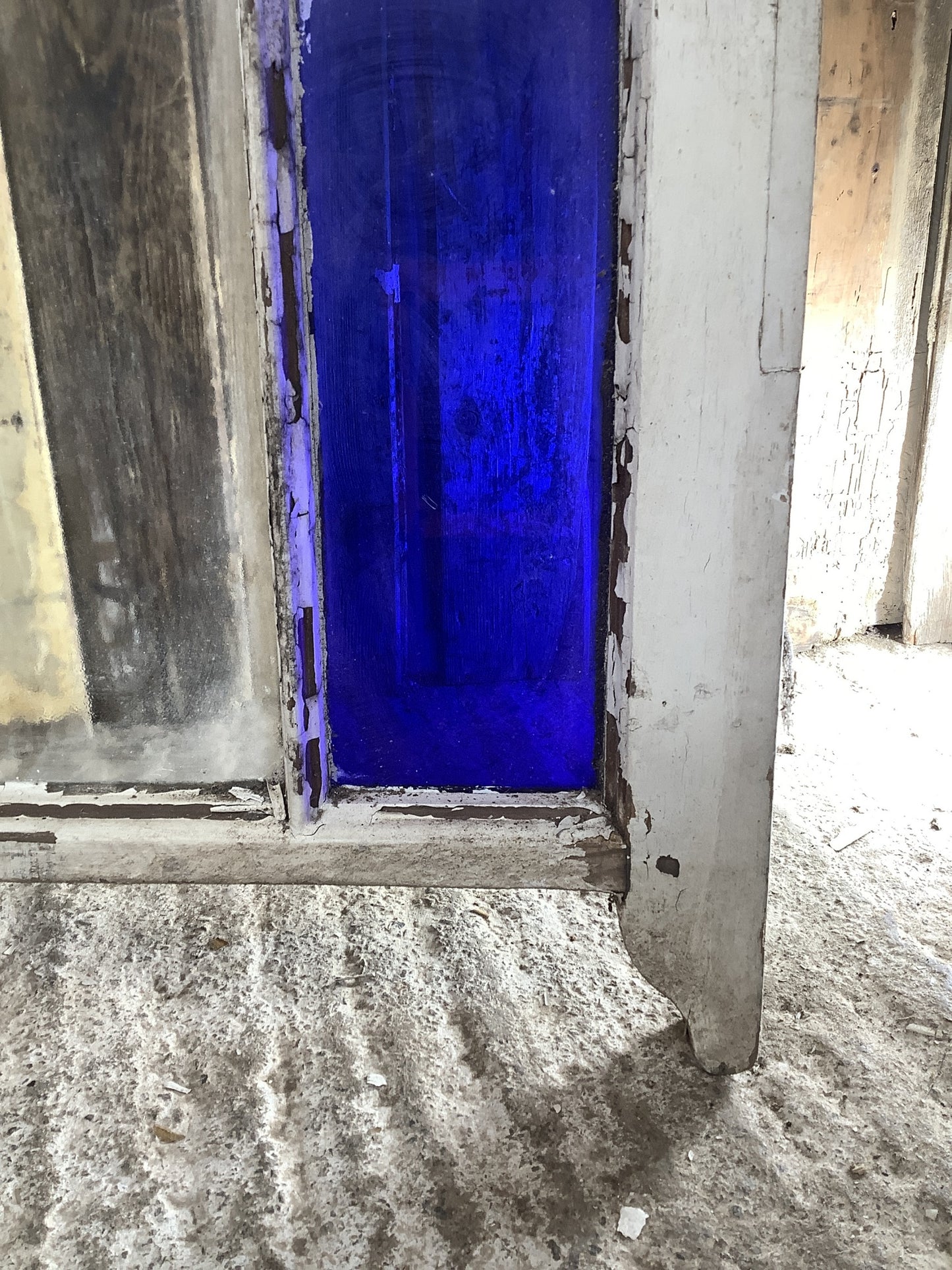 Reclaimed Victorian Pine Sash Window Red Starburst & Old Blue Glass Panes