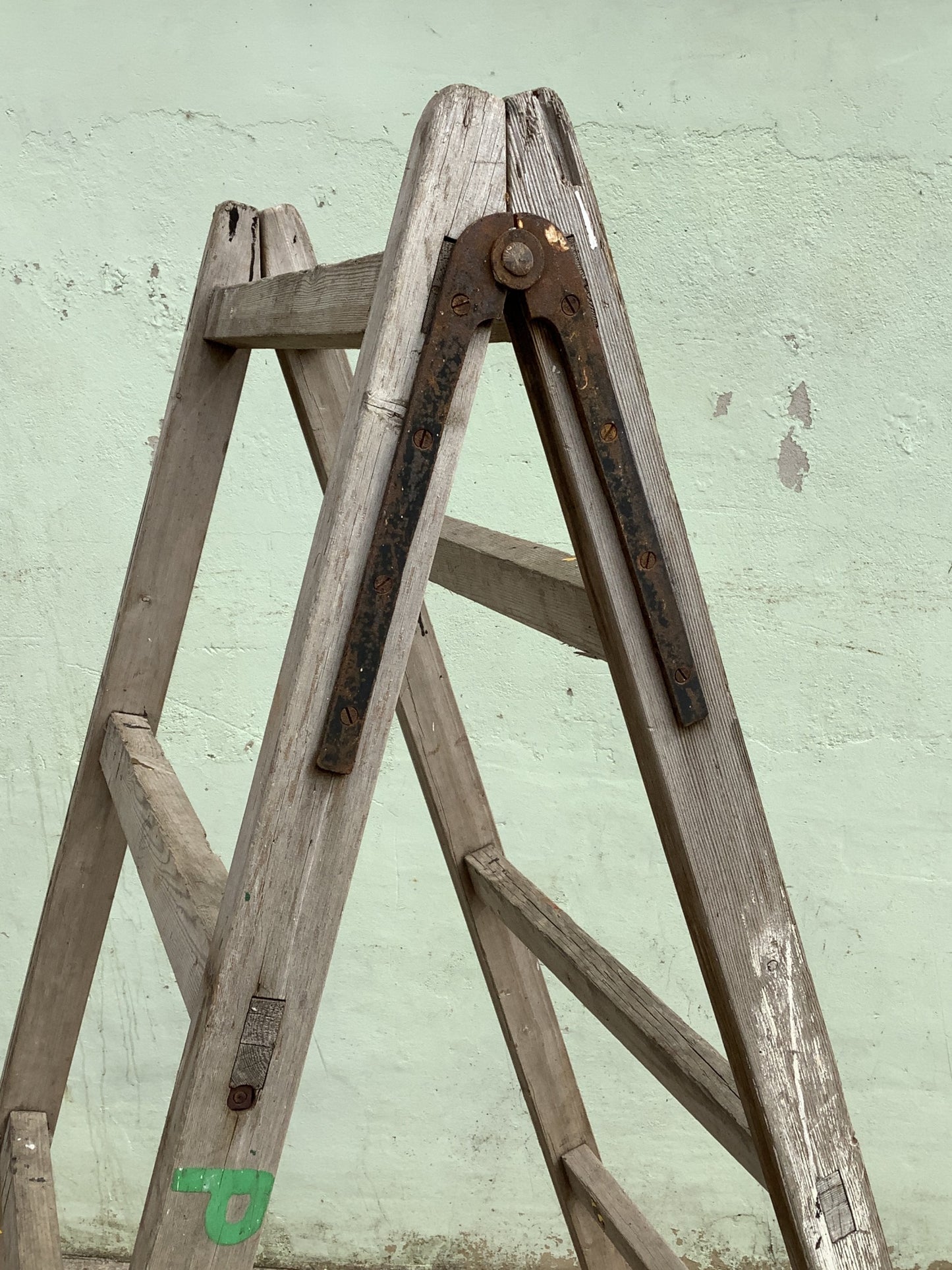 Single Old Reclaimed Vintage Pine Tall Decorators Trestles Frame Easel