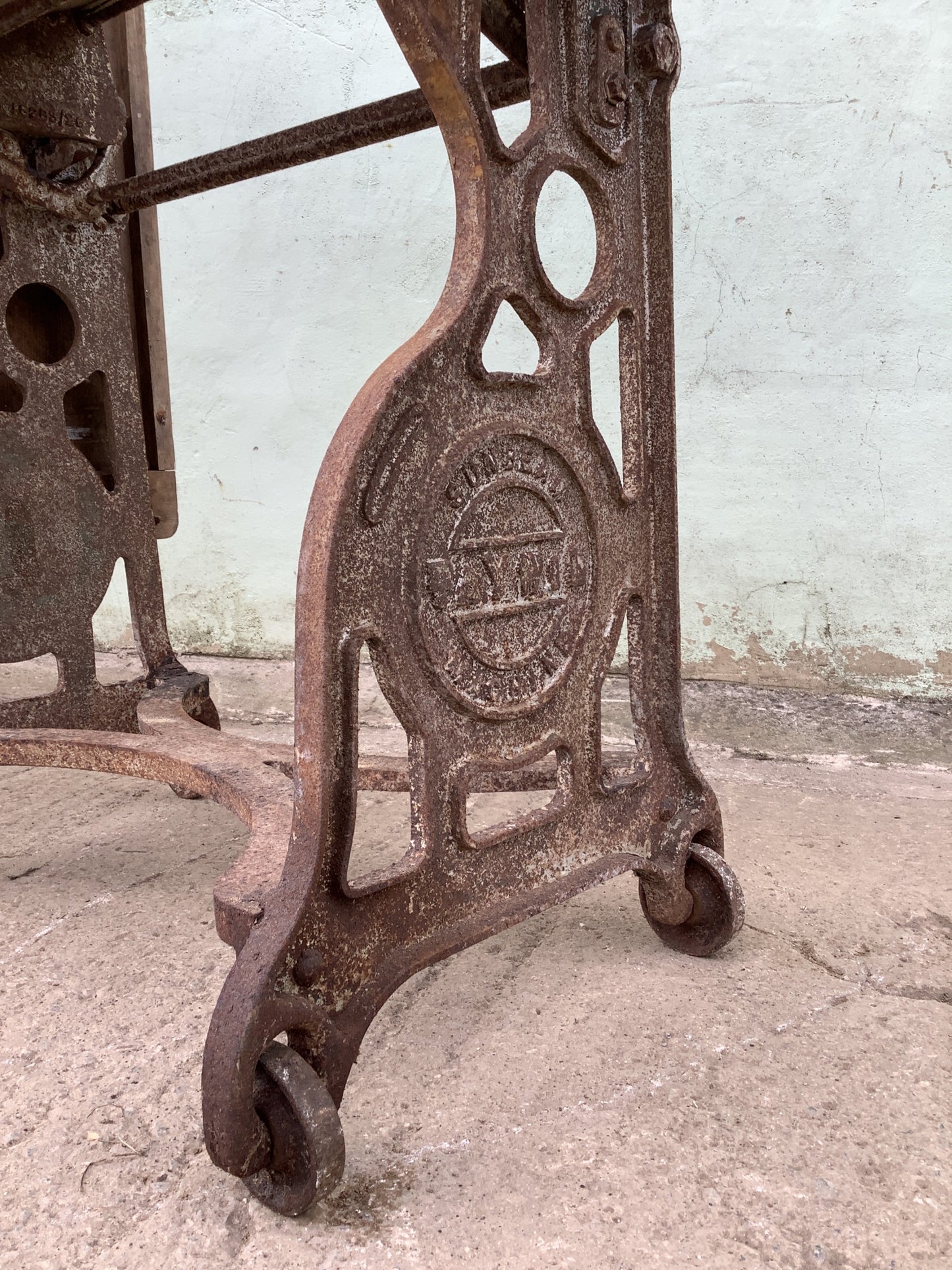 Nice Old Reclaimed 1930s Vintage Cast Iron Washing Mangle