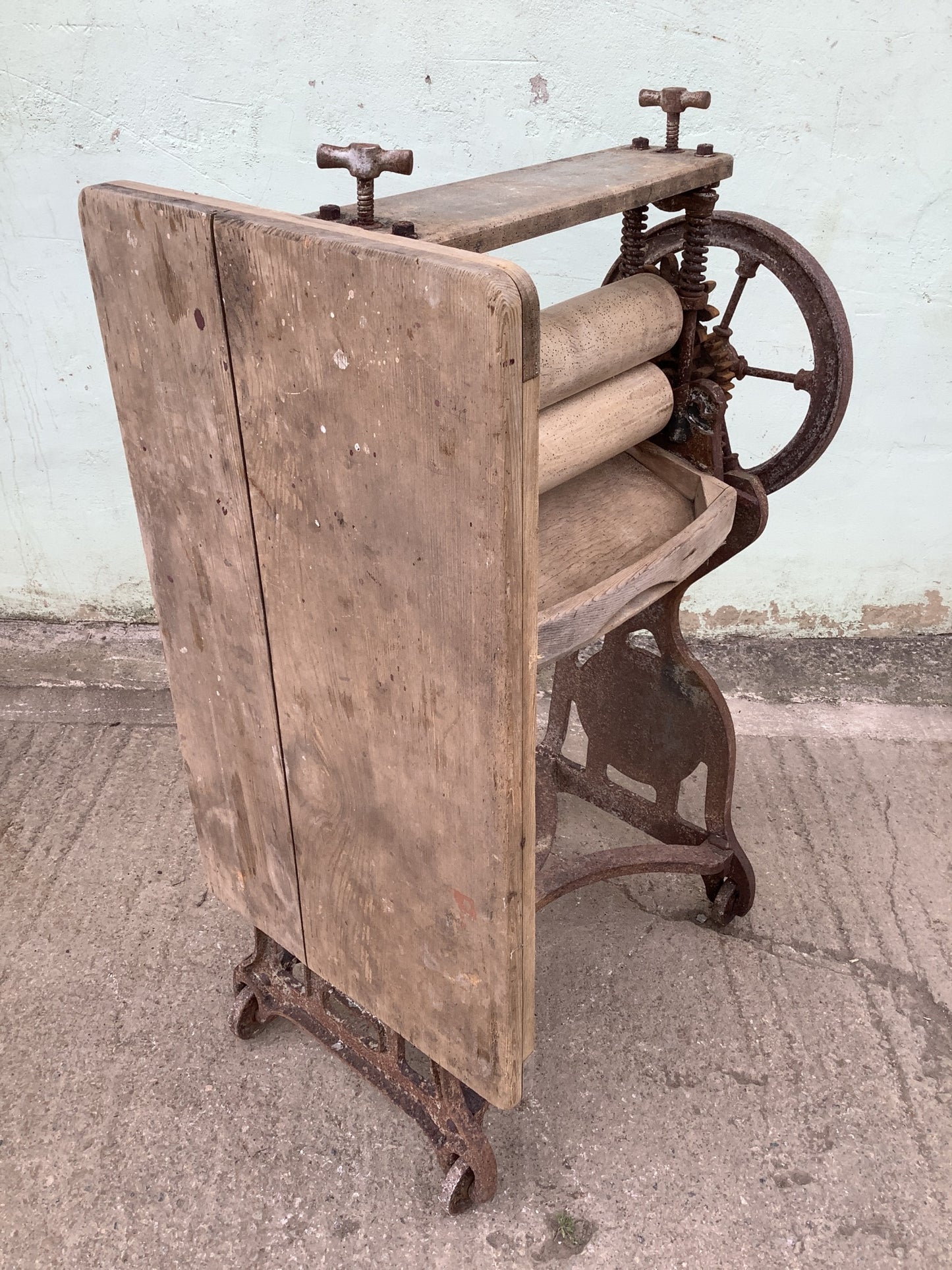 Nice Old Reclaimed 1930s Vintage Cast Iron Washing Mangle