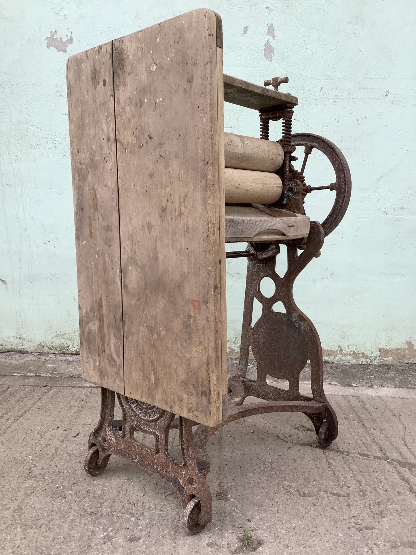 Nice Old Reclaimed 1930s Vintage Cast Iron Washing Mangle