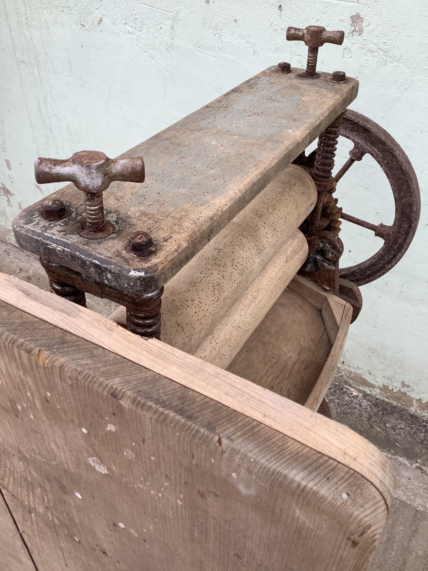 Nice Old Reclaimed 1930s Vintage Cast Iron Washing Mangle